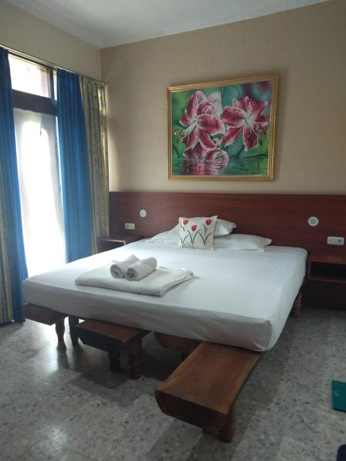 Hotel Mango House Semarang Redpartner Exterior foto